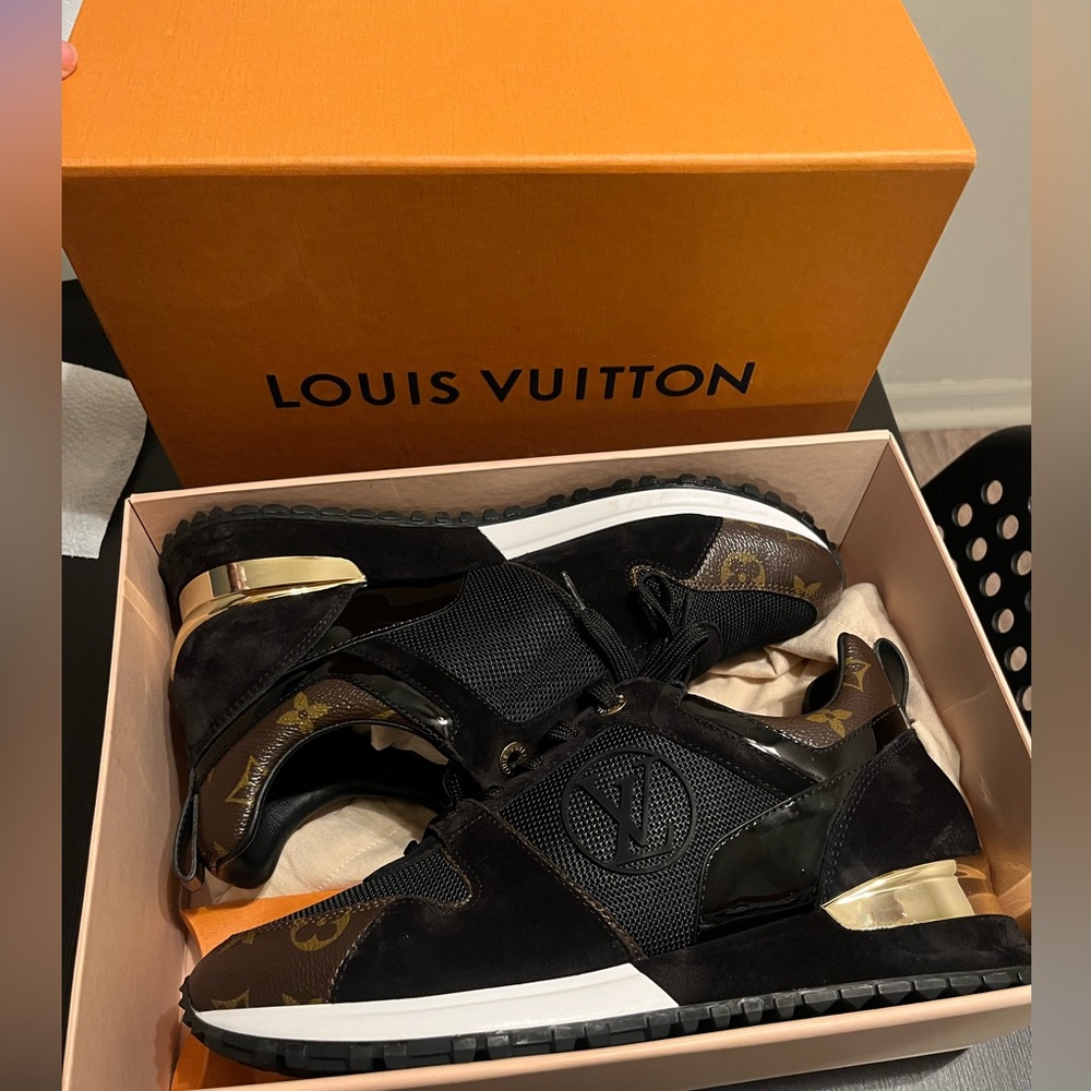 Louis Vuitton Black and Gold Leather Shoes - Picture 2 of 7